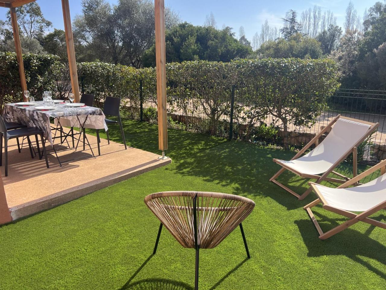 Residence Hoteliere Les Hameaux De Saint Cyprien Appartement 2 Chambres Lecci Exterior foto