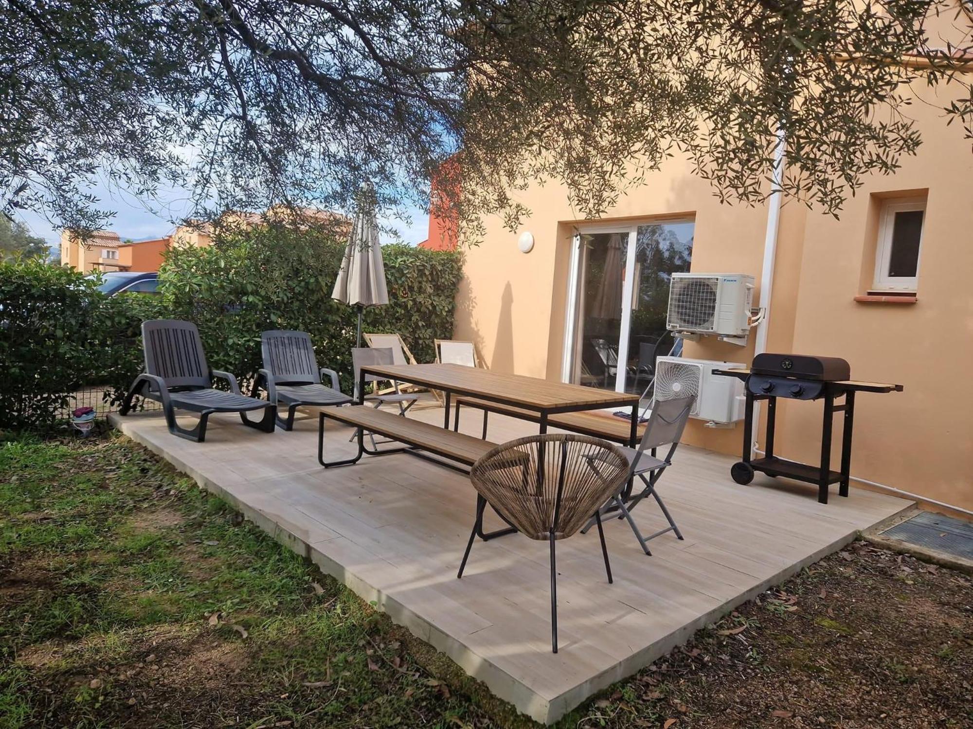 Residence Hoteliere Les Hameaux De Saint Cyprien Appartement 2 Chambres Lecci Exterior foto