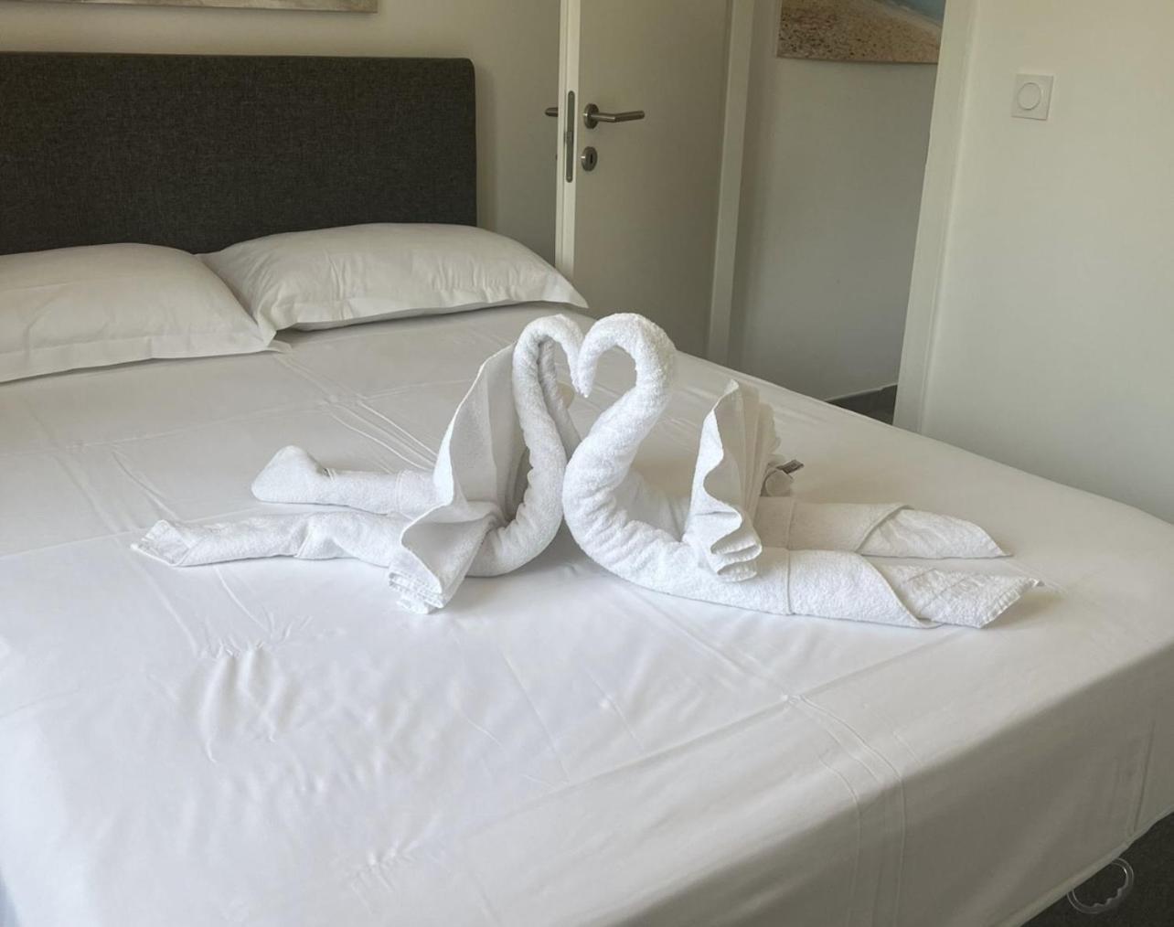 Residence Hoteliere Les Hameaux De Saint Cyprien Appartement 2 Chambres Lecci Exterior foto